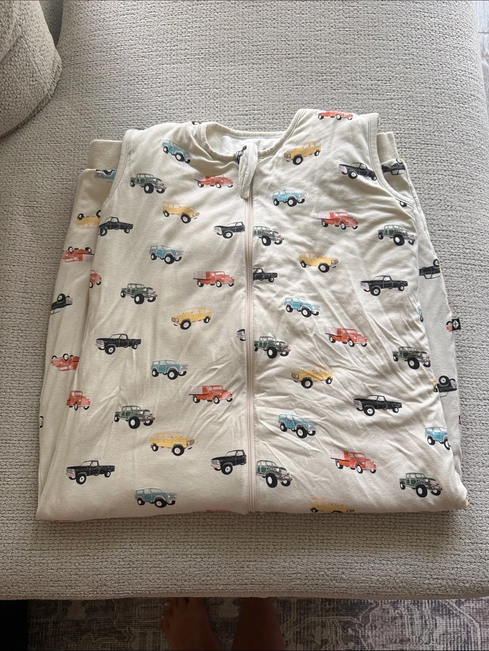 Kyte BABY Cream Sleep Sack with Multicolor Classic Car Print